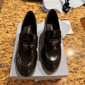 Size 40 prada loafers, worn only twice.
